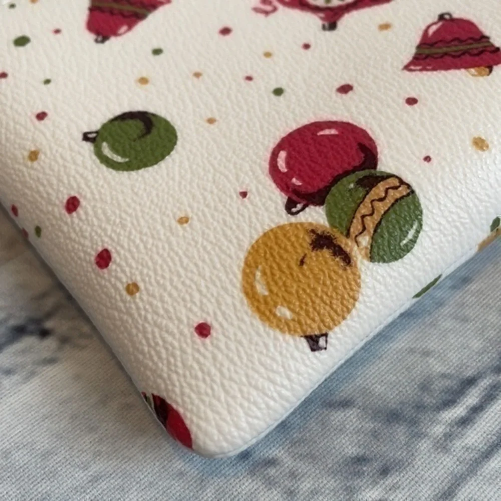 Coach Corner Zip Wristlet Ornament Print - Picture 4 of 6